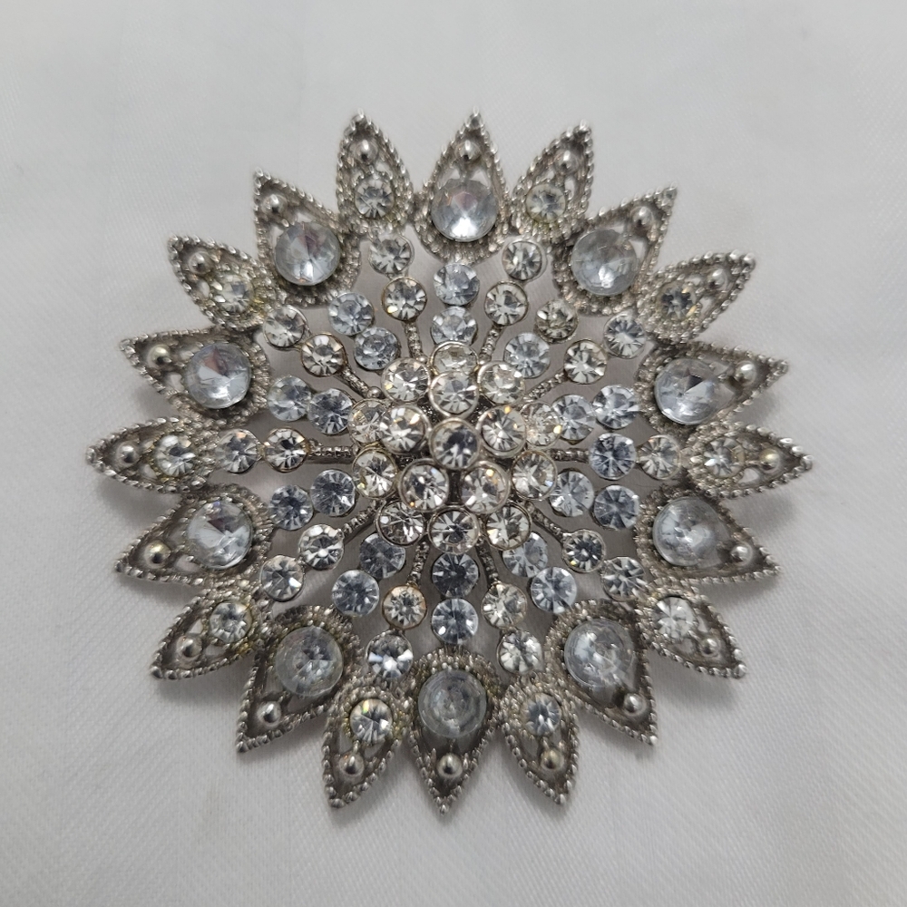 Old Hollywood Glam Large Starburst White Rhinestone Silver Toned Brooch Pin